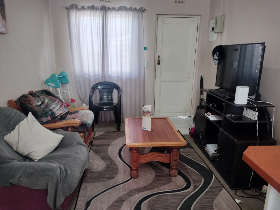 To Let 1 Bedroom Property for Rent in St Dumas Western Cape